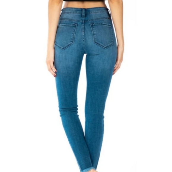 NWT KanCan button fly jeans - Picture 3 of 7